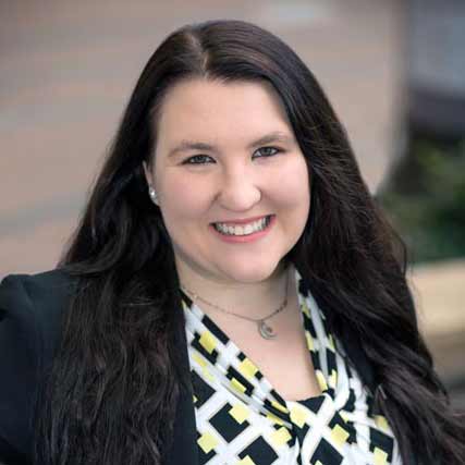 AprilBachmanHeadshots2017-026_square.jpg